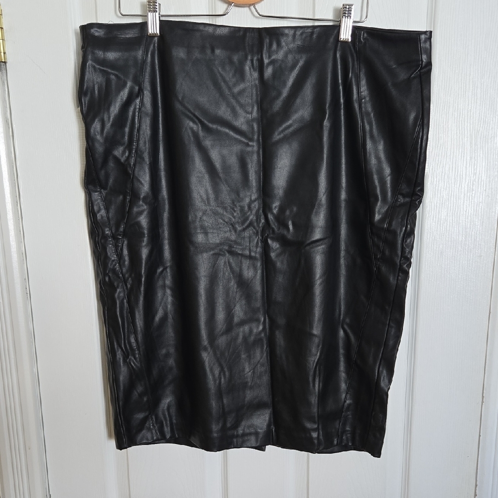 Reitmans Black Pencil Skirt